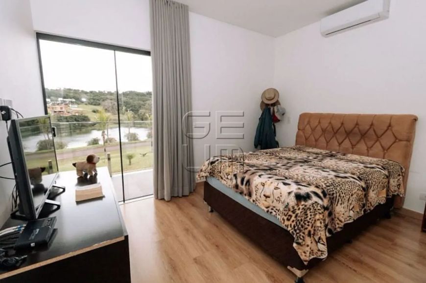Casa com vista pro lago à venda no Cond. Terras de Canaã , Londrina