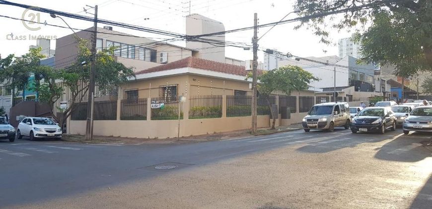 Casa à venda em Londrina, Centro, com 5 quartos, com 257.7 m²