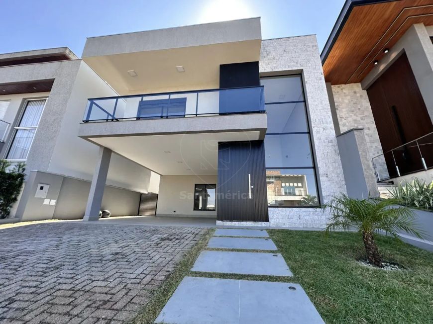 Casa à Venda no Condomínio Araçari Parque Tauá com 3 Suítes e Piscina