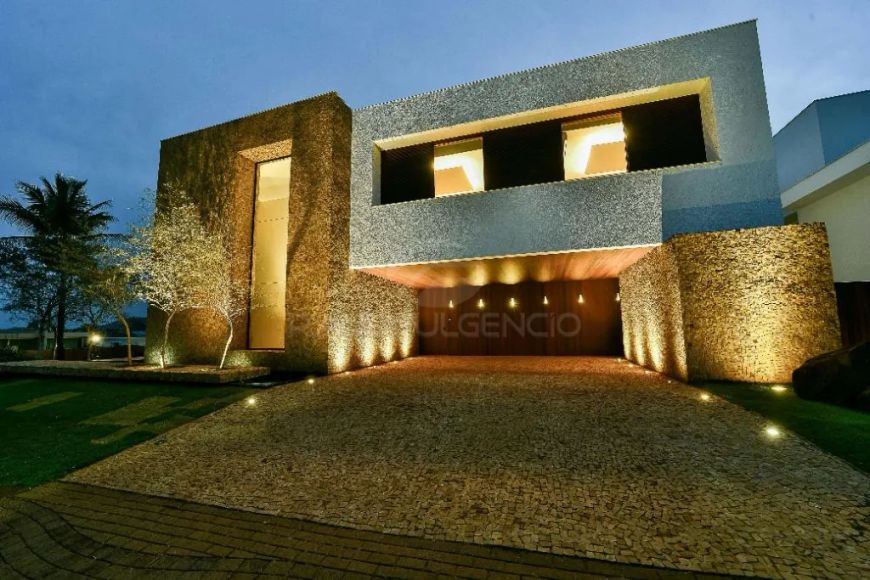 Casa à venda no Condomínio Royal Park