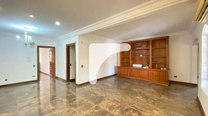 Casa com espaço gourmet e piscina, região Lago Parque