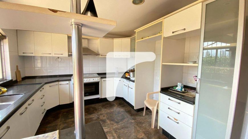 Casa com espaço gourmet e piscina, região Lago Parque