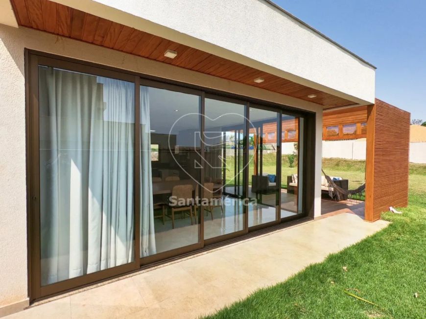 Casa à Venda no Condomínio Terras de Canaã ? 5 Dormitórios, 4 Suítes, Alto Padrão!
