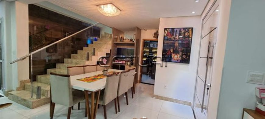 Casa à venda - Bairro Jardim Oriente em Londrina - 240m2