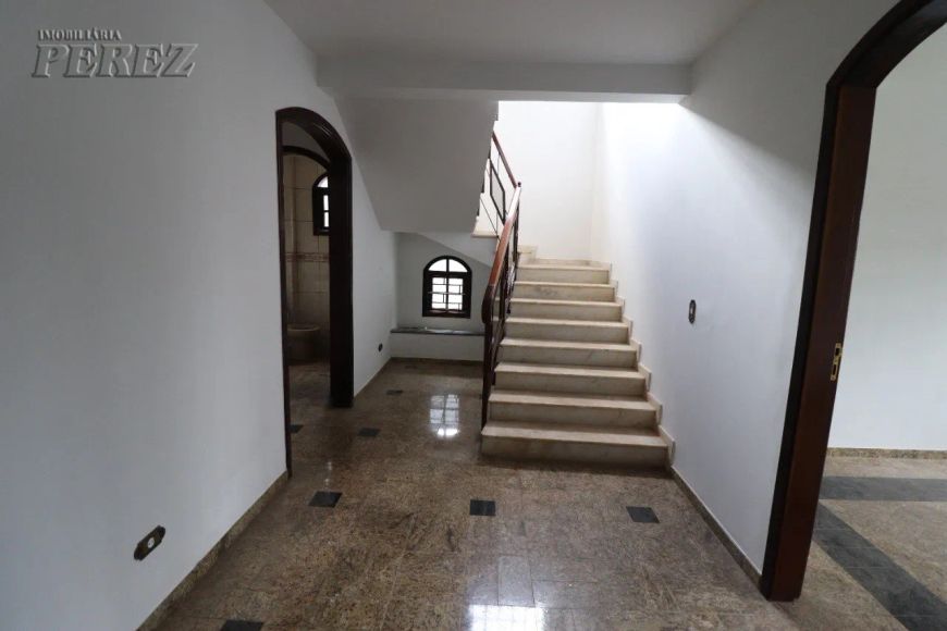 A Imobiliária Perez oferece à você essa ótima opção de sobrado para locação e venda em Londrina: