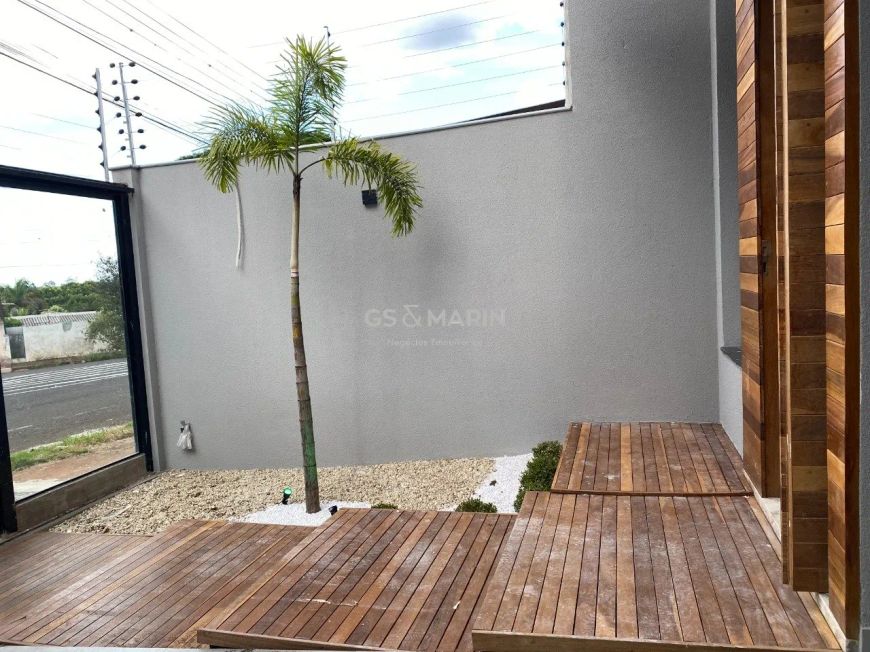 Venda de Casa em Londrina-PR, bairro Parque Residencial Joaquim Toledo Piza