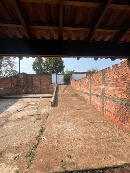 Terreno com Edícula nos fundos a venda.