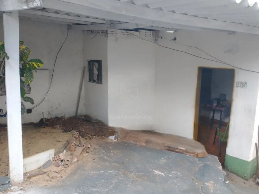 Casa à Venda Próxima à Avenida Winston Churchill - Oportunidade Imperdível!