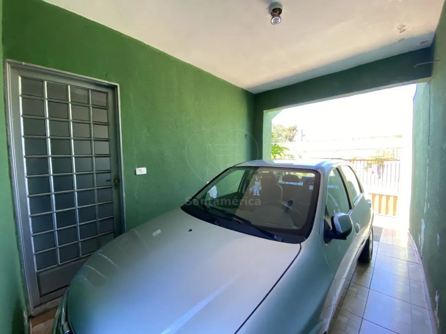 Sobrado à venda com 3 dormitórios sendo 1 suíte na região Oeste de Londrina