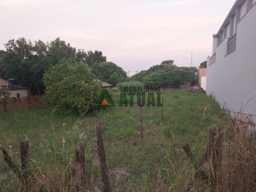 Terreno com 800 m² na região Norte de Londrina