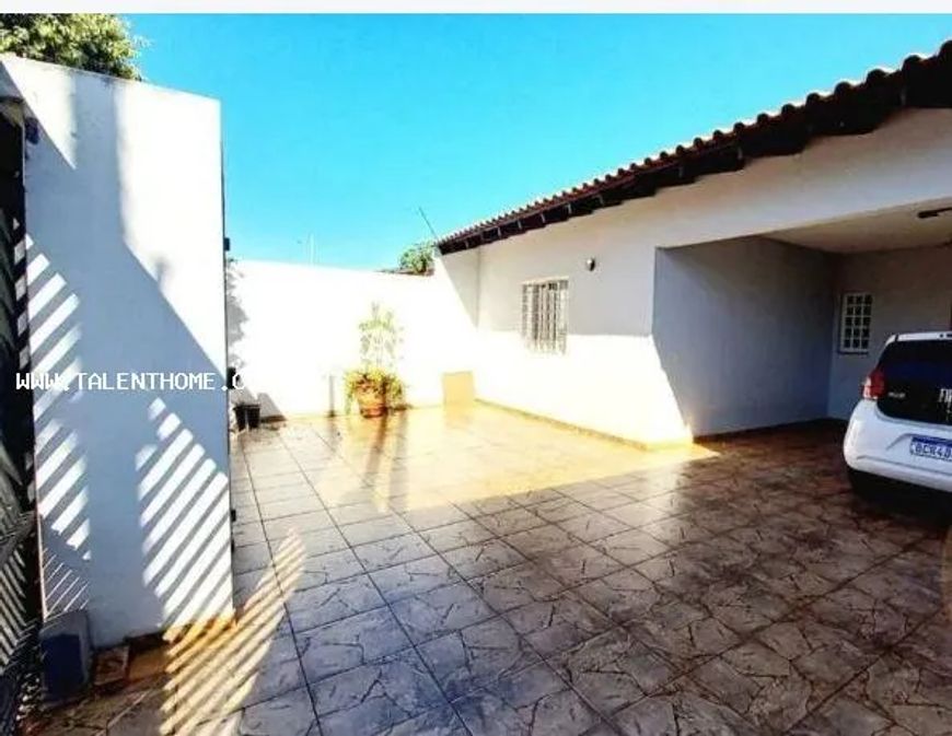 Casa para Venda em Londrina, Jardim Monte Sinai, 3 dormitórios, 1 suíte, 2 banheiros, 4 vagas
