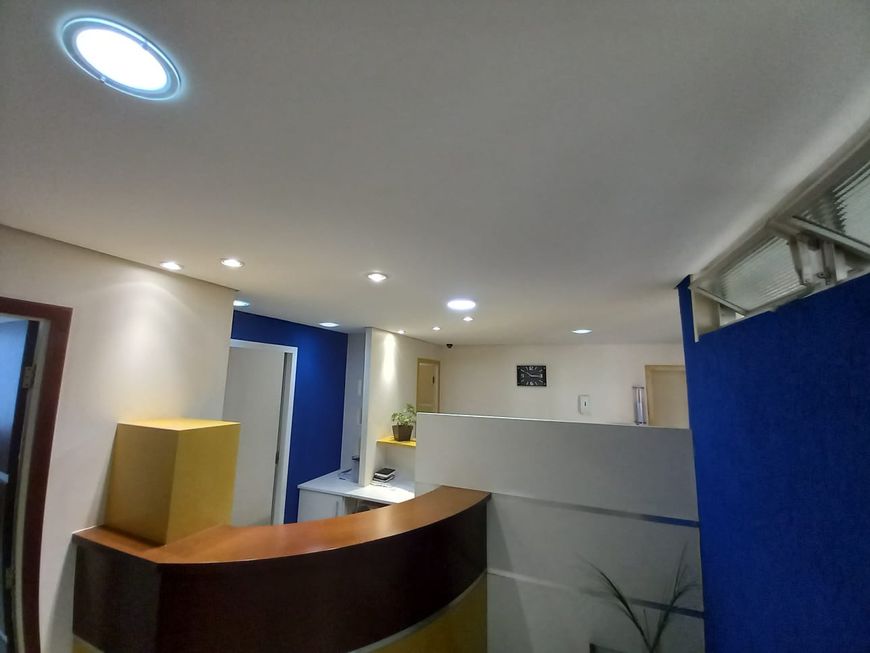 Escritório para venda possui 139 metros quadrados com 2 quartos em Centro - Londrina - PR