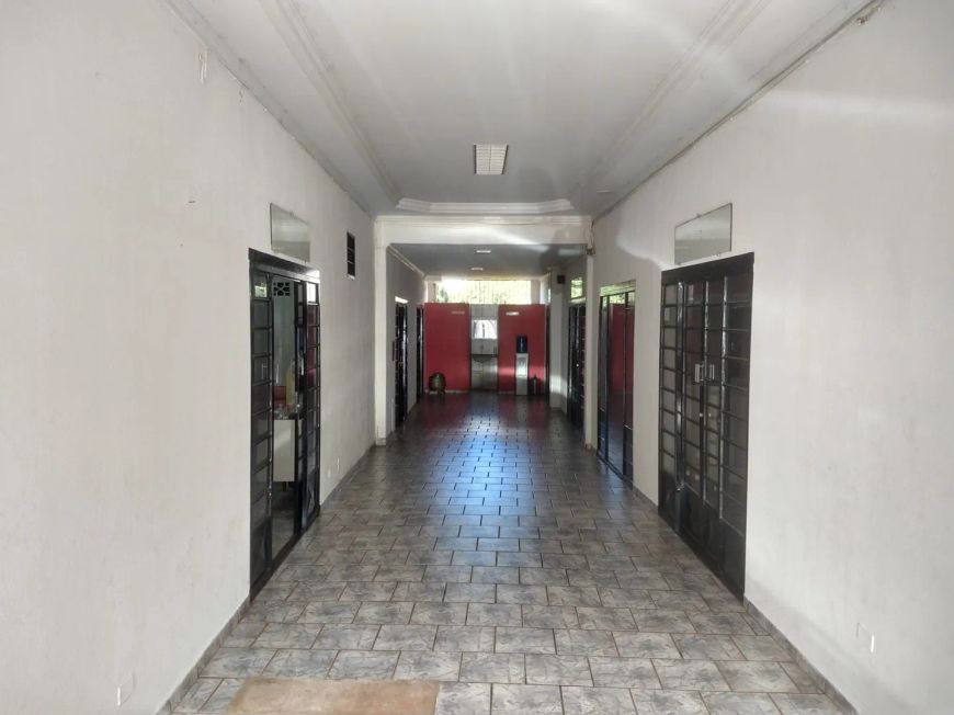 Conjunto comercial/residencial na região Norte de Londrina