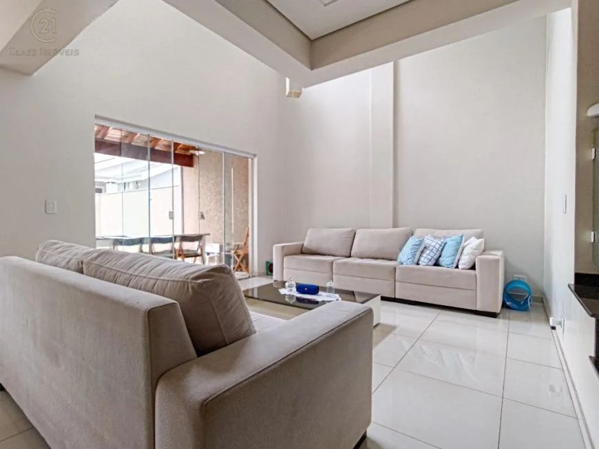 Casa à venda em Londrina, Operária, com 4 quartos, com 265 m², Golden Park