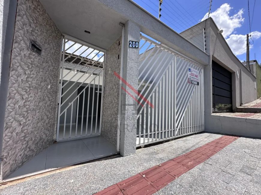 Casa mobiliada com piscina no Neman Sahyun (Londrina).