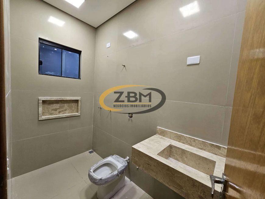 Casa à venda, 03 quartos (01 suíte), 130 m²util, Churrasqueira, 02 vagas, JD Piza, Londrina, PR