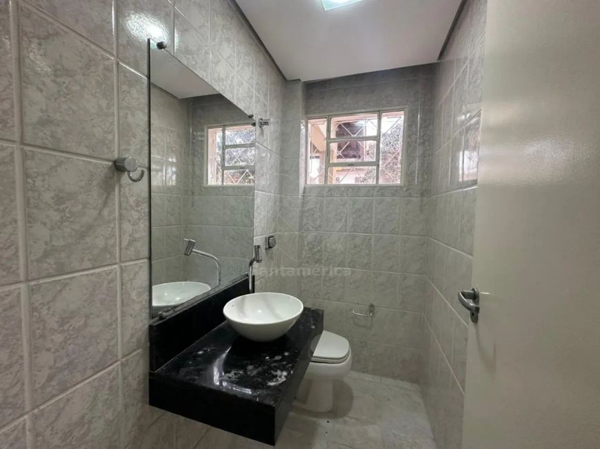 Casa de 2 andares para venda com 3 quartos e suíte próximo ao Norte Shopping
