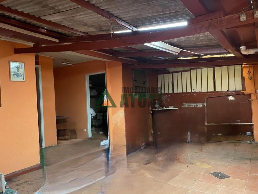 Casa com 03 quartos na região Leste de Londrina