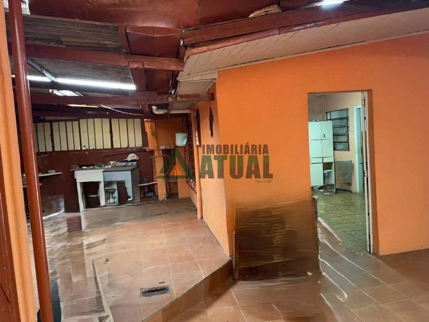 Casa com 03 quartos na região Leste de Londrina