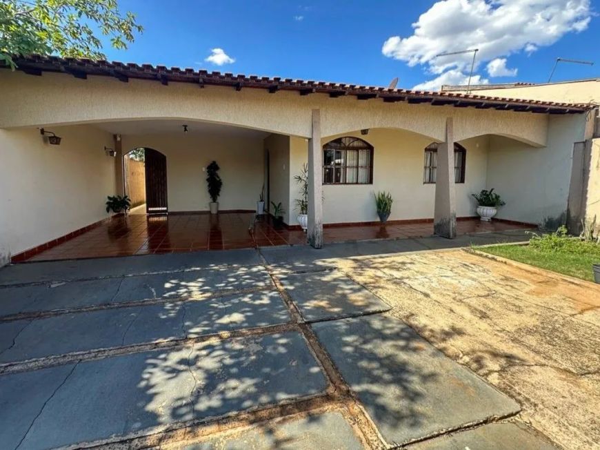 Casa Residencial com 3 quartos à venda por R$ 459000.00, 136.00 m2 - SANTO ANTONIO - LONDRINA/PR
