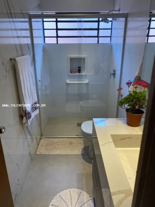 Casa para Venda em Londrina, Brasília, 3 dormitórios, 1 suíte, 3 banheiros, 3 vagas