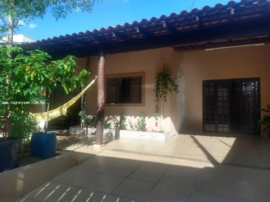 Casa para Venda em Londrina, Residencial Loris Sahyun, 3 dormitórios, 1 suíte, 3 banheiros, 3 vagas