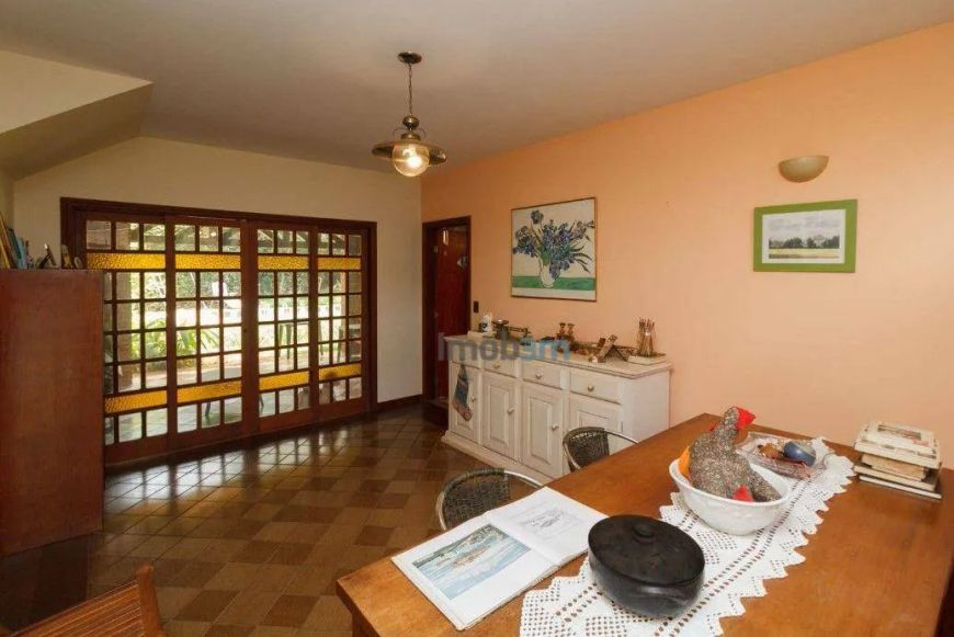Sobrado com 3 dormitórios à venda, 385 m² por R$ 1.480.000 - Champagnat - Londrina/PR