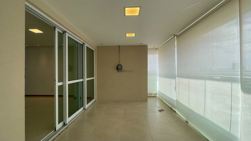 Apartamento á venda com 3 quartos , 128 m²