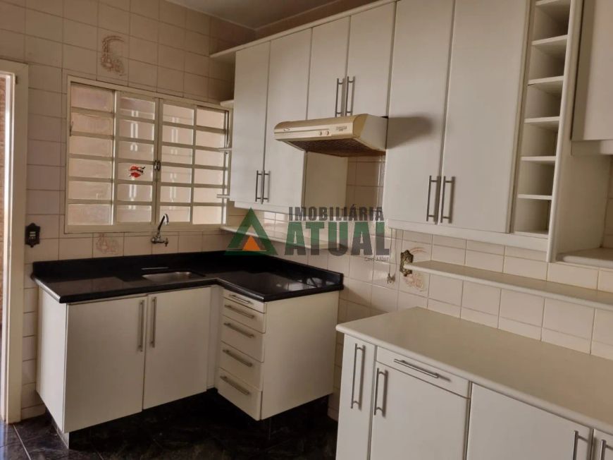 Casa com 02 quartos, sendo 01 suíte na região Norte de Londrina