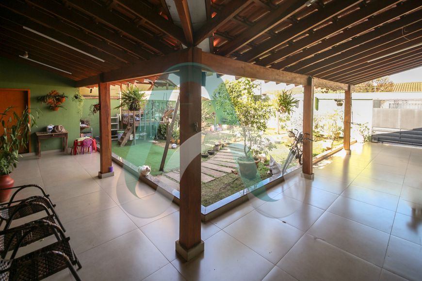 Vende casa na região sul de Londrina