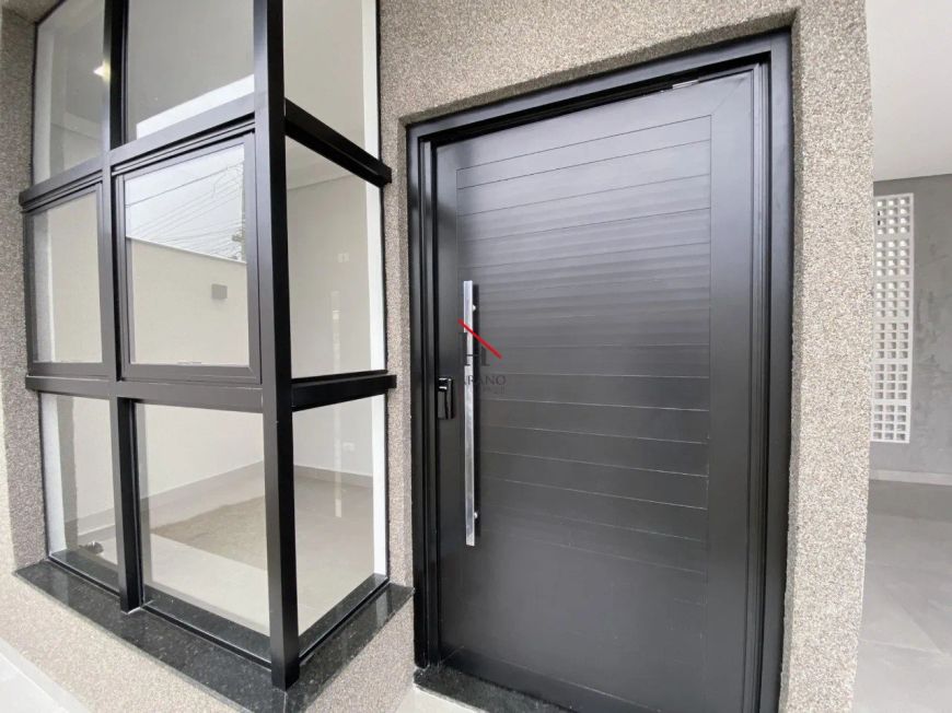 CASA COM FACHADA MODERNA, 250M² DE TERRENO - JD. TARUMA