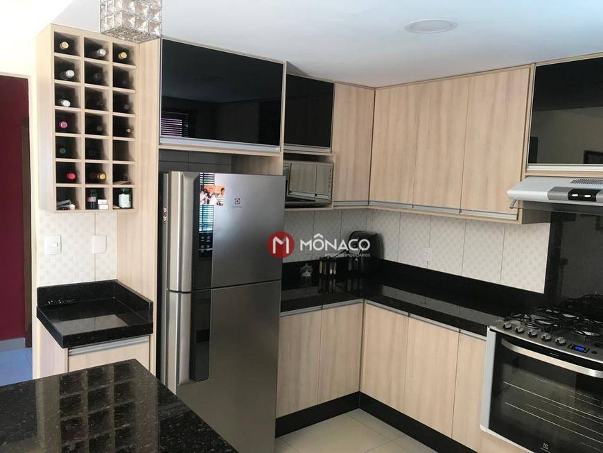 Sobrado com 4 dormitórios à venda, 247 m² por R$ 730.000,00 - Jardim Tókio - Londrina/PR