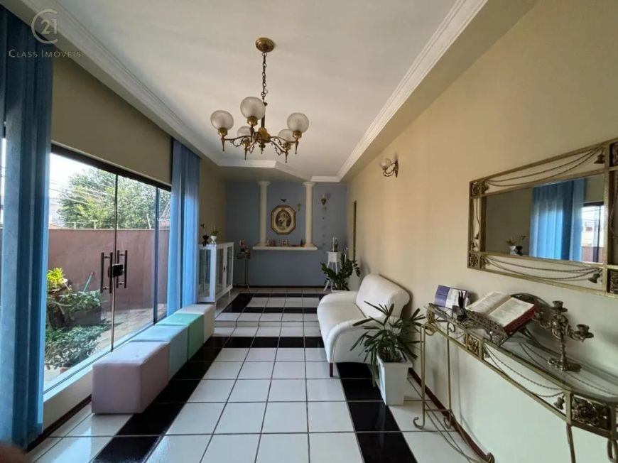 Casa à venda em Londrina, Lago Parque, com 4 suítes, com 250 m²