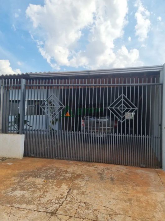 Casa com 02 quartos na região Norte de Londrina
