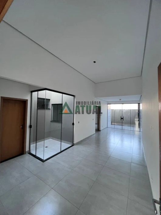 Casa com 3 quartos, sendo 1 suíte na região Oeste de Londrina