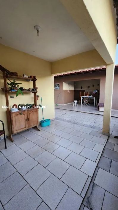 Casa para Venda em Londrina, São Pedro, 3 dormitórios, 1 suíte, 2 banheiros
