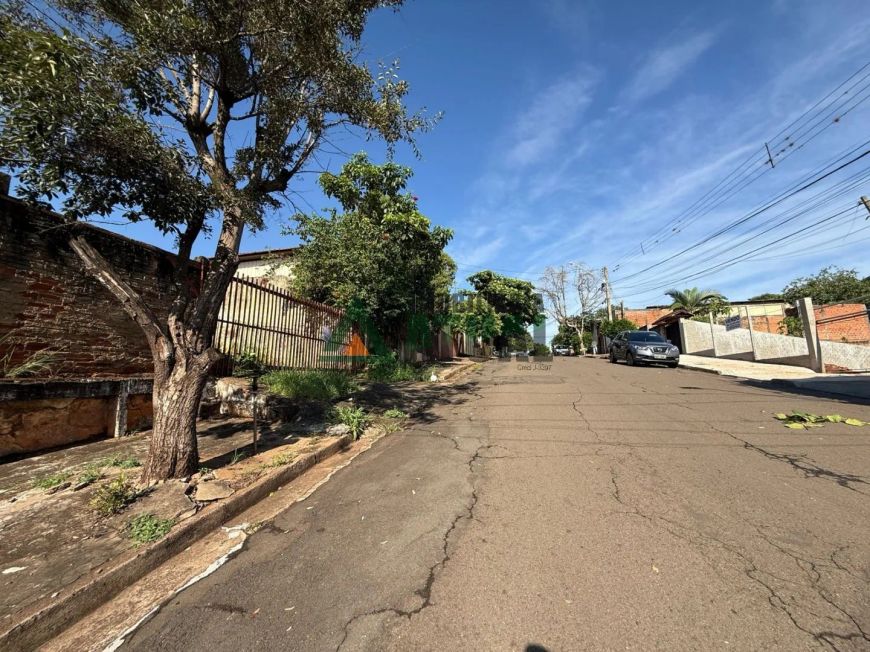 Terreno com 540 m² na região Central de Londrina