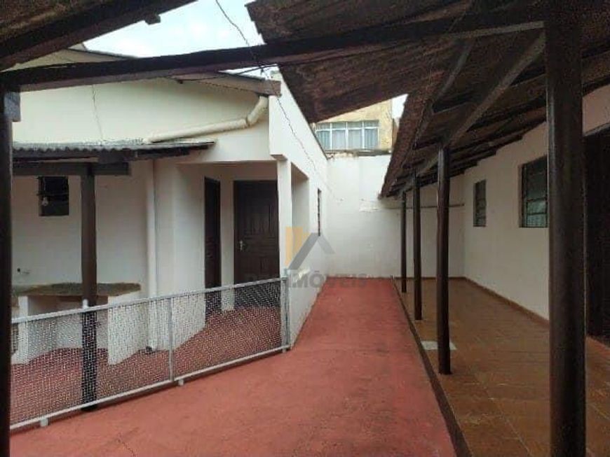 Casa frente e fundos em Londrina