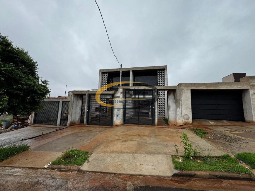 Sobrado geminado à venda, NOVO, 03 quartos (01 suíte), Churrasqueira, quintal, 144 m²util, 02 vagas