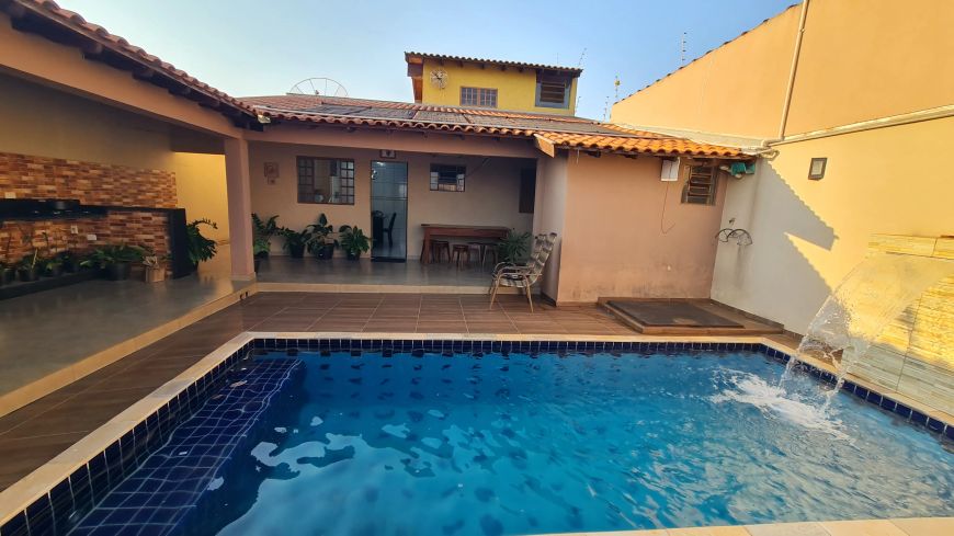 Casa 3 qtos com suite quadra zona Norte Londrina PR