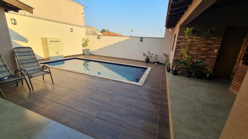 Casa 3 qtos com suite quadra zona Norte Londrina PR