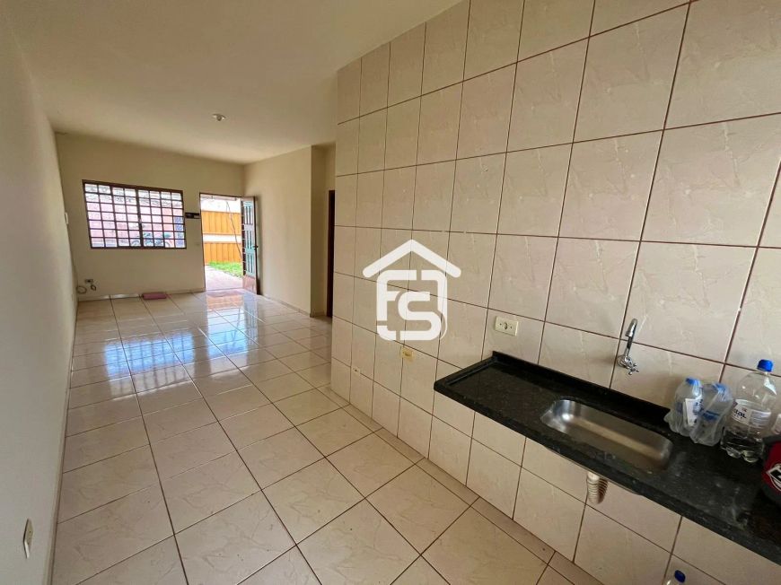 VENDO - Casa Geminada com 2 quartos na Região Leste