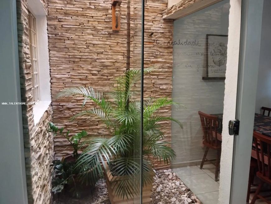 Casa para Venda em Londrina, Jardim Santa Alice, 3 dormitórios, 1 suíte, 2 banheiros, 2 vagas