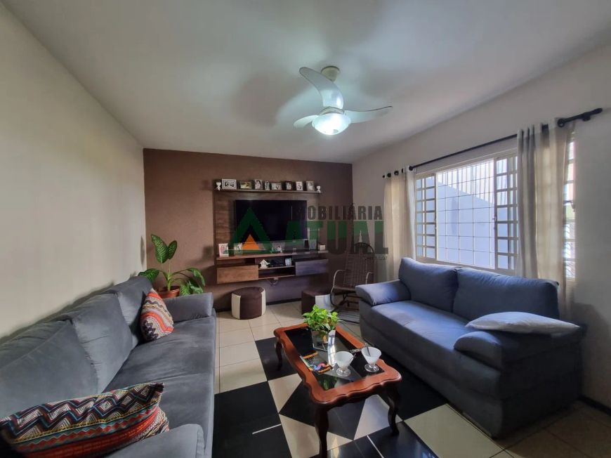 Imóvel com possibilidade para comercio com casa e dependencia no Centro de Londrina
