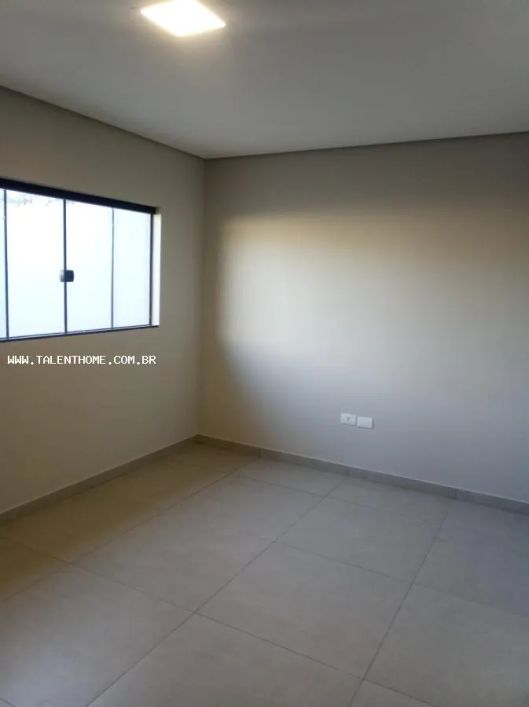 Casa para Venda em Londrina, Bandeirantes, 3 dormitórios, 1 suíte, 2 banheiros, 2 vagas