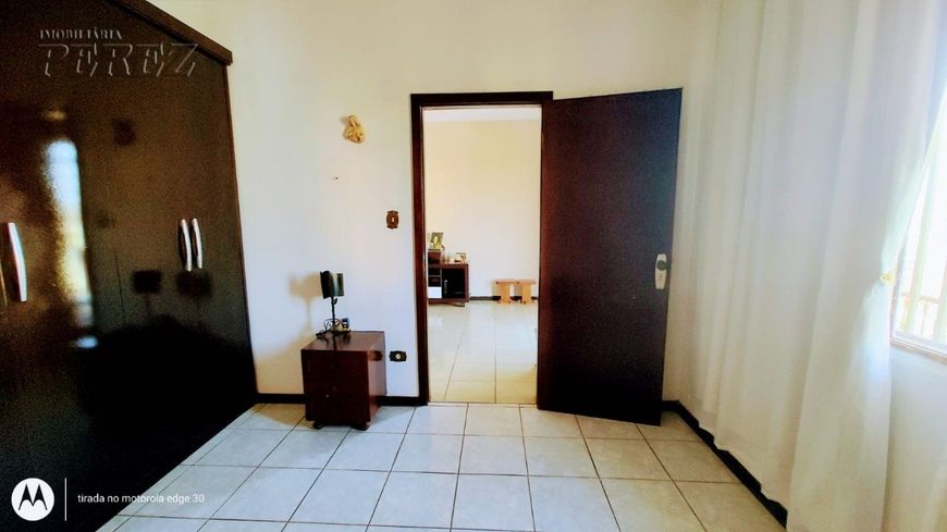 A Imobiliária Perez oferece a você uma ótima oportunidade de sobrado para venda em Londrina.