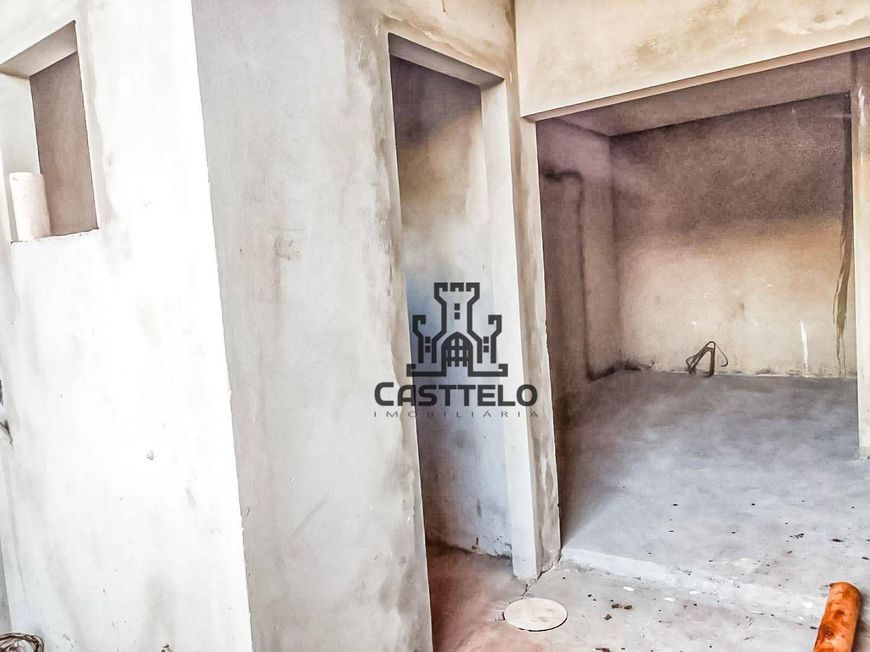 Sobrado com à venda por R$ 300.000 - Colinas - Londrina/PR
