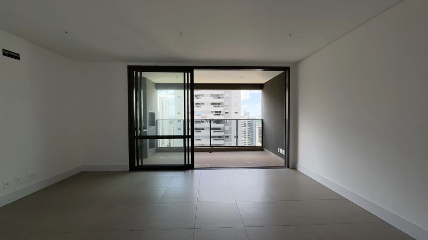 Apartamento com 3 dorm. à Venda - 114m² - 2 vagas