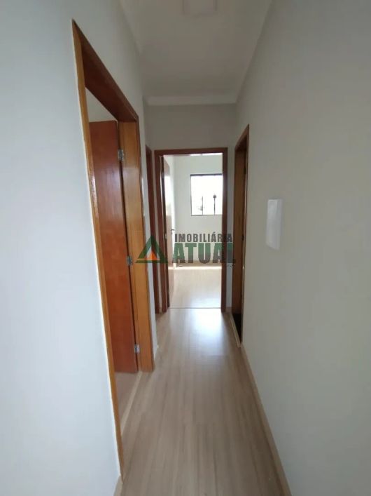 Casa com 03 quartos, sendo 01 suíte na região Leste de Londrina