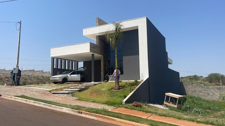 CASA TÉRREA EM CONDOMÍNIO FECHADO PARQUE TAUÁ ARAGUARI